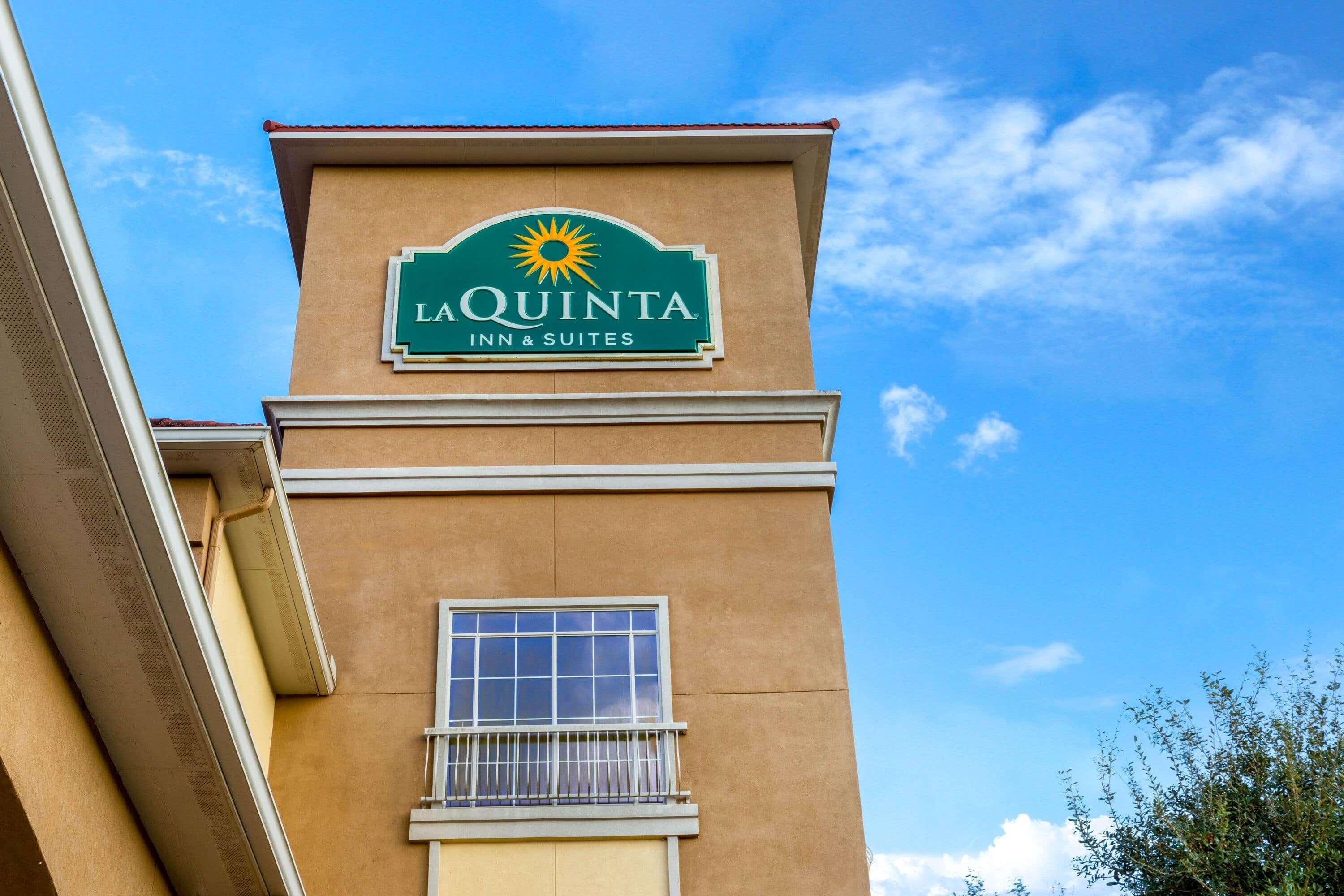 Отель La Quinta By Wyndham Англтон Экстерьер фото